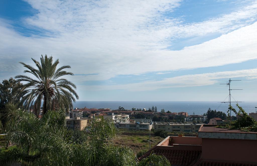 Porto Ulisse Bed & Breakfast Catania Bagian luar foto