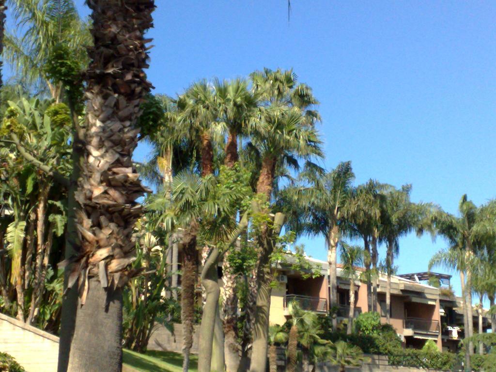 Porto Ulisse Bed & Breakfast Catania Bagian luar foto