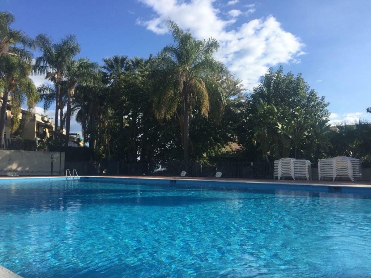 Porto Ulisse Bed & Breakfast Catania Bagian luar foto