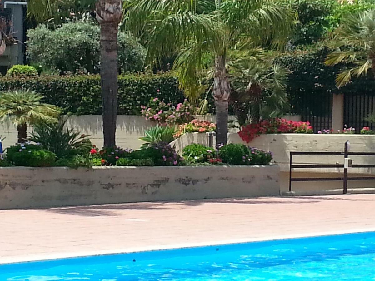 Porto Ulisse Bed & Breakfast Catania Bagian luar foto