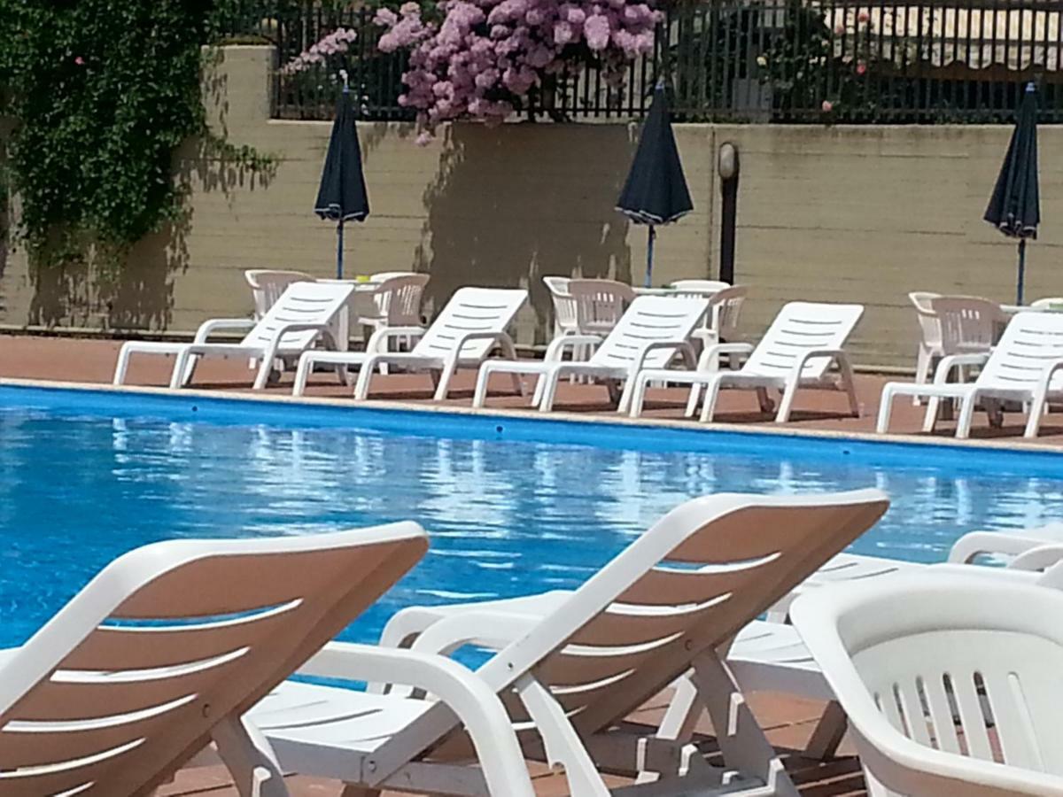 Porto Ulisse Bed & Breakfast Catania Bagian luar foto
